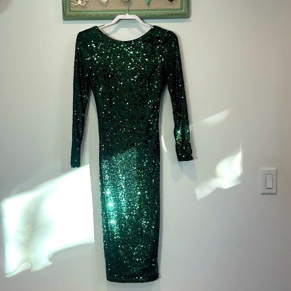 Dress the Population Dresses & Skirts - Dress the population Emery Dark Pine Green Sequin long sleeve fitted dress small